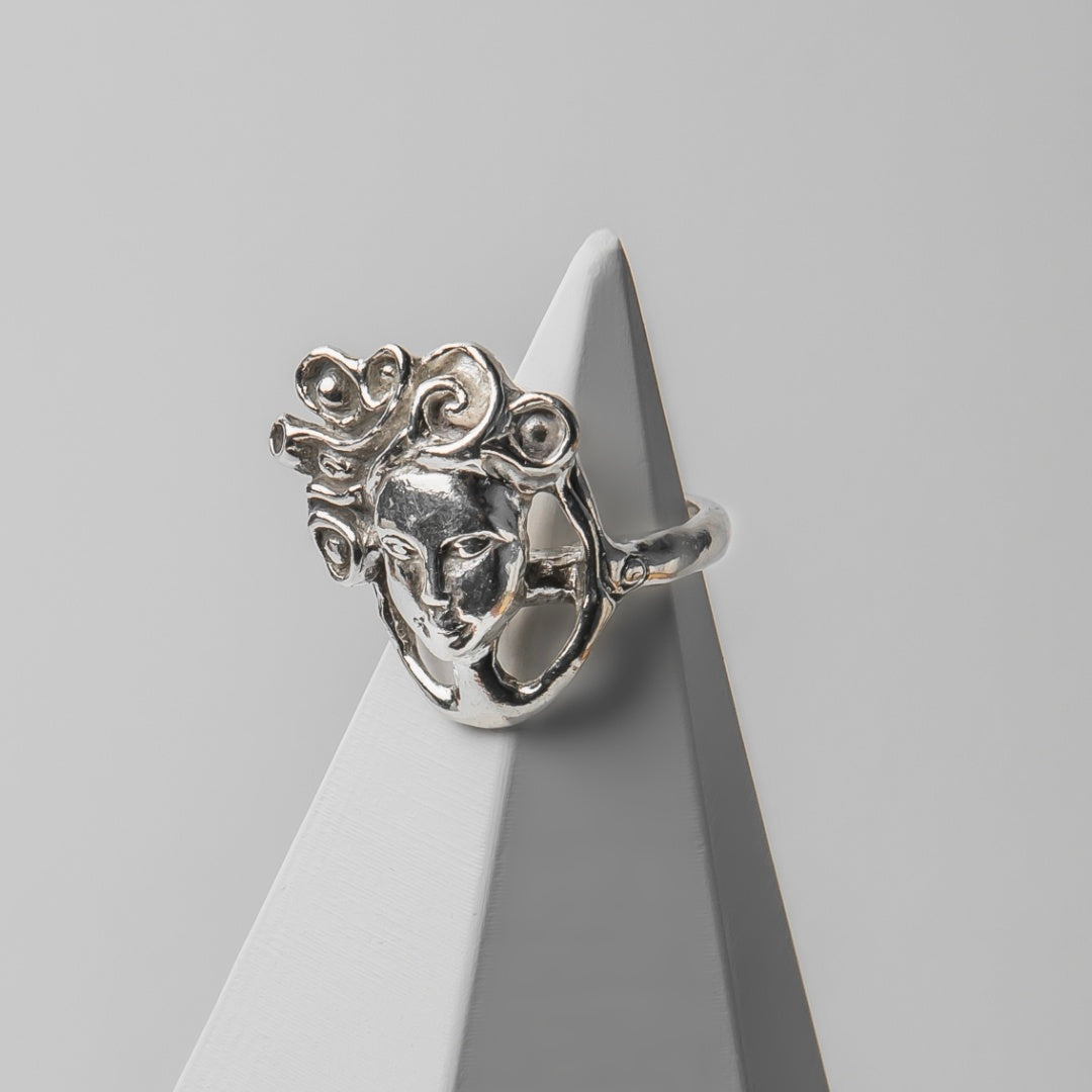 The Medusa ring