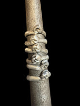 Load image into Gallery viewer, Holding hands ring