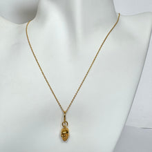 Load image into Gallery viewer, Skull pendant