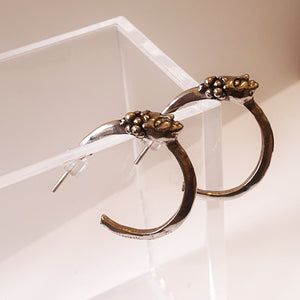 FRIDA HOOP STUDS