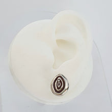 Load image into Gallery viewer, Vulva studs