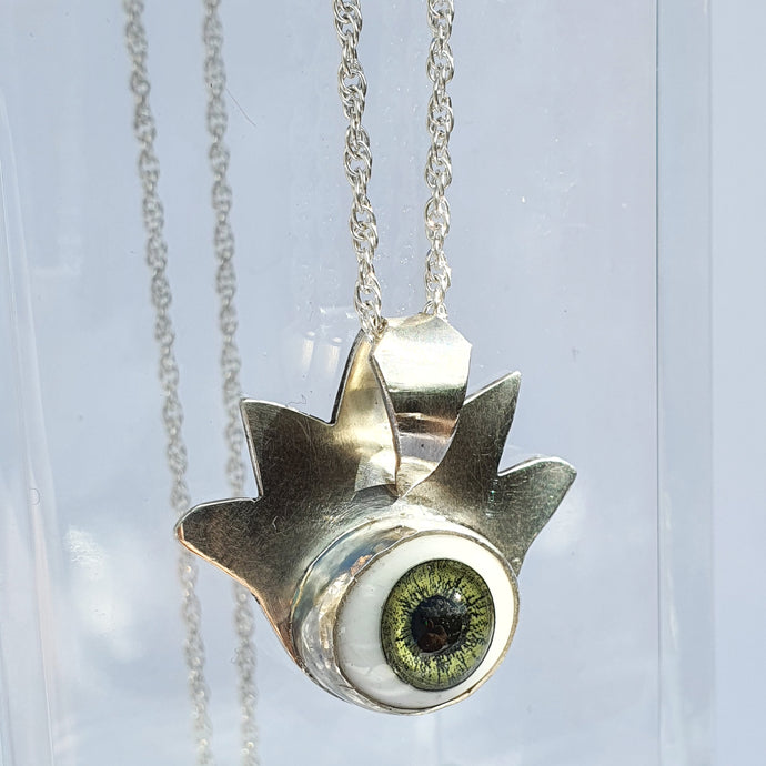 Eye with lashes pendant