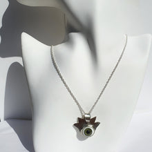 Load image into Gallery viewer, Eye with lashes pendant