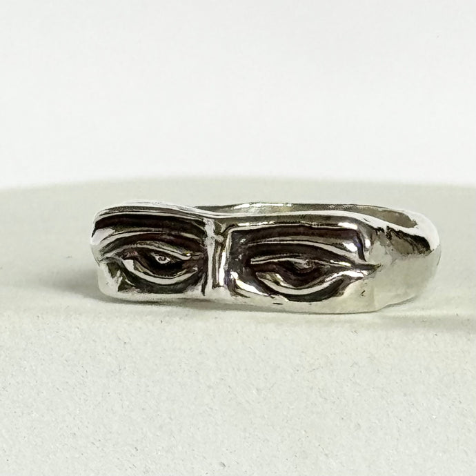 Hypnotic eyes ring