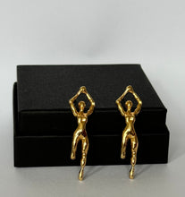 Load image into Gallery viewer, Pin up ladies stud earrings