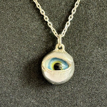 Load image into Gallery viewer, Small round eye