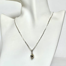 Load image into Gallery viewer, Skull pendant