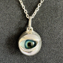 Load image into Gallery viewer, Small round eye