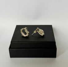 Load image into Gallery viewer, Contortionist earrings