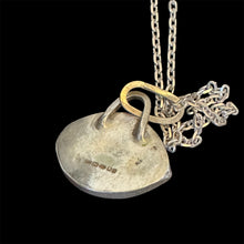 Load image into Gallery viewer, oval Eye pendant