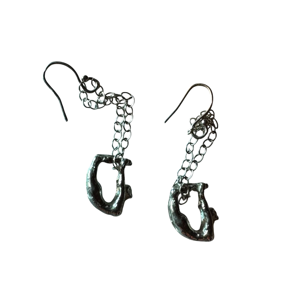 contortionist dangling