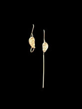 Load image into Gallery viewer, Ears earrings