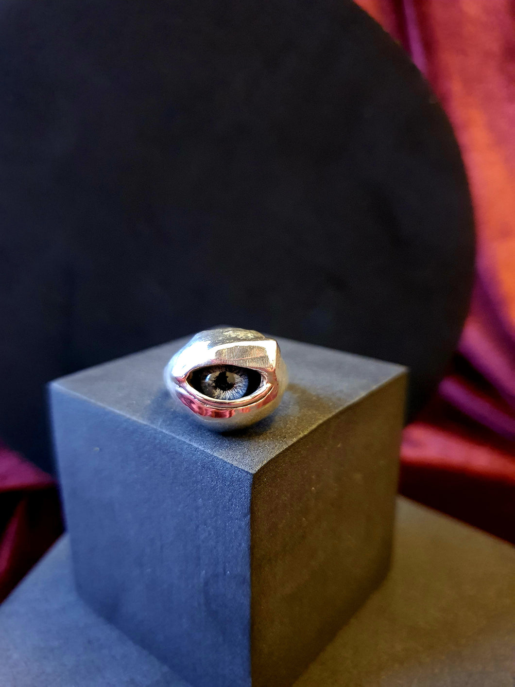 Eye ring