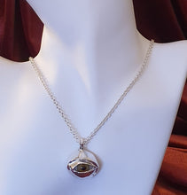 Load image into Gallery viewer, Eye pendant