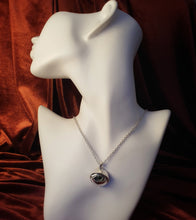 Load image into Gallery viewer, Eye pendant