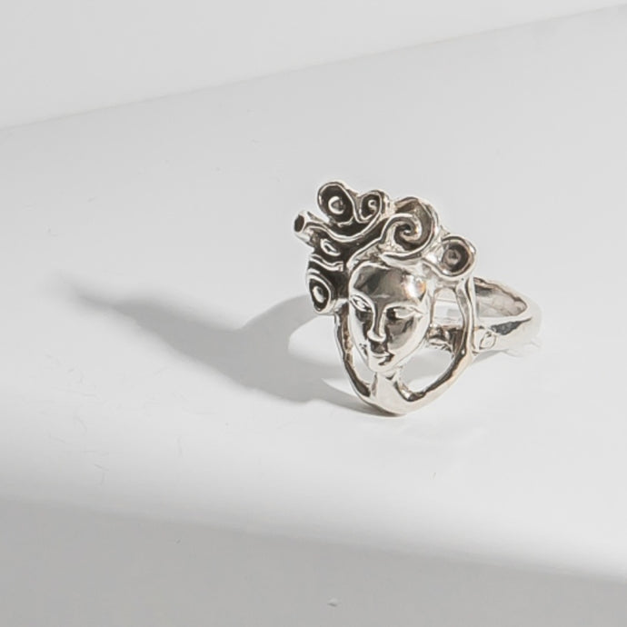 Medusa ring